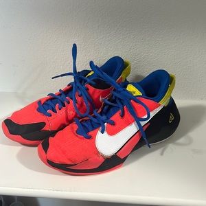 Boy’s Giannis Antetokounmpo Nike Basketball Shoes